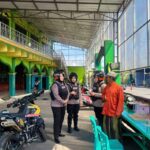 Keterangan Foto: Polwan Jenggala Presisi saat patroli di kawasan perumahan dan pertokoan Sidoarjo