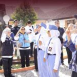 Keterangan Foto: Siswa di Jawa Timur mengikuti aturan pembatasan gadget untuk meningkatkan fokus belajar di sekolah.