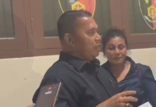 Keterangan foto: Kuasa hukum Yudha Marau memberikan pernyataan terkait dugaan mafia solar subsidi di Sorong.