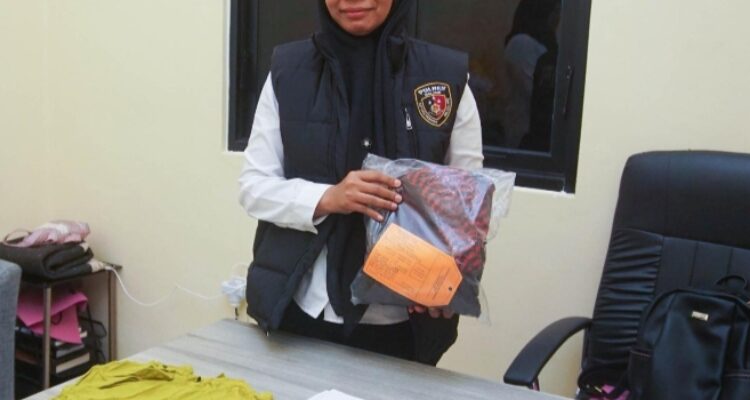 Keterangan foto: Polres Malang mengamankan tersangka dugaan pelecehan berkedok pengobatan alternatif di Gedangan.