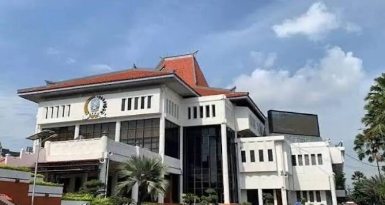 MAKI Jatim siapkan aksi demo besar soroti dugaan pemborosan anggaran Pansus BUMD DPRD Jatim.