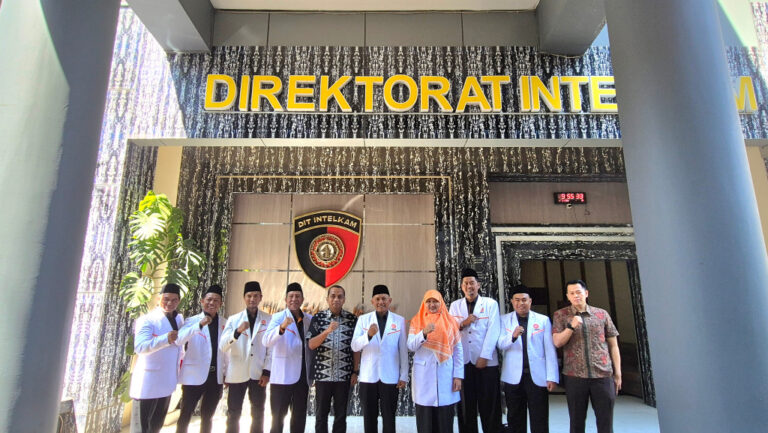 Ketua FPKS Jatim Lilik Hendarwati saat silaturahim bersama Direktorat Intelkam Polda Jatim.