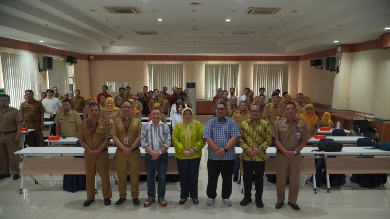 Peserta mengikuti pelatihan jurnalistik yang digelar Dinas Komunikasi dan Informatika Provinsi Jawa Timur di Surabaya.